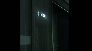 Luz Solar LED para exteriores lámpara de pared con Sensor de movimiento [upl. by Laohcin355]