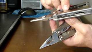 Leatherman Charge vs Wave Part 1 [upl. by Reiter540]