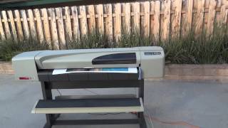 HP DesignJet 500PS 42quot Inkjet Color PrinterPlotter Working w printheadInk [upl. by Eerrehs]