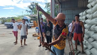 COBRA SA BODEGA NG SOFT DRINKS MUNTIK MAAPAKAN NG DELIVERY BOY [upl. by Butta]