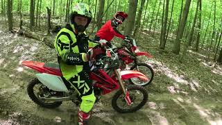 CRAZY GUY RIDE FAST THROUGH THE WOODS  SIMCOE COUNTY TRAIL  PART 3  RMZ450  CRF250R  XR400R [upl. by Rugen430]