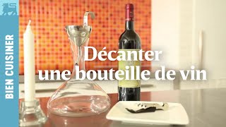 Décanter une bouteille de vin [upl. by Ailisab560]