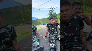 DENGAN GAYA SANTAI ANAK TNI INI LEWAT KETIKA OM²NYA HABIS LARI SIANG [upl. by Werra]