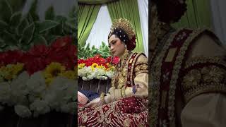 Ada yang tau kenapa pengantinnya gigit kuncipengantin wedding makeup [upl. by Woodson]