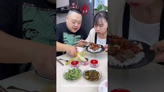 惡作劇老公：放個蝦尾整蠱他，他果然上當了，什麼都吃不到後哭了 food funny [upl. by Kehr]