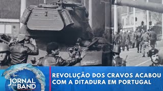 Revolução dos Cravos acabou com horrores da ditadura em Portugal  Jornal da Band [upl. by Nama]