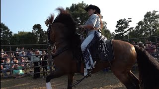 INCREIBLE Mujer Montando Caballo Bailador😍🐴 [upl. by Euqor]