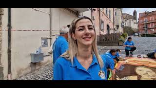 Genzano lInfiorata di Pane prende forma su via Nazario Sauro [upl. by Merari]