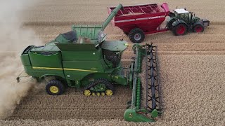 JOHN DEERE S685i amp FENDT 724 mit Horsch Überladewagen  alte Aufnahme von 2022  4K [upl. by Anilek989]