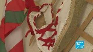 Reportage Industries françaises espadrille  France 24  FR [upl. by Moffat]