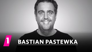 Bastian Pastewka im 1LIVE Fragenhagel  1LIVE [upl. by Anilak250]