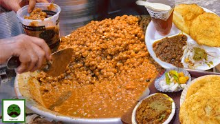 Paharganj ke Mashoor Chole Bhature Sita Ram vs Radheshyam  Delhi Street Food  Veggie Paaji [upl. by Cynar]