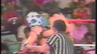 WWC Invader 1 vs Super Black Ninja Parte 1 1988wmv [upl. by Amir71]