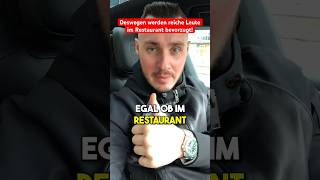 Deswegen werden reiche Leute im Restaurant bevorzugt [upl. by Aseuqram130]