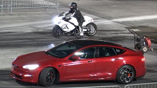 Suzuki Hayabusa vs Tesla Plaid [upl. by Hpeosj]