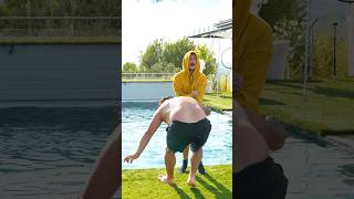 Le PERDANT finit dans LEAU 💦 nobevent jerezalto youtubecreatorcommunity pool challenge [upl. by Enirual]