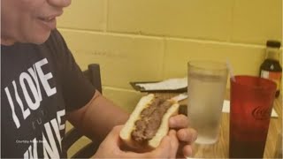 What locals visitors think of Wahiawa’s burger buzz [upl. by Dolores652]