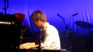 Thom Yorke New Song quotSkirting On The Surfacequot Live at The Echoplex 100209 [upl. by Erlandson]