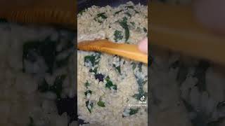 Vous voulez la recetteUn bon risotto champignon épinard 🍄‍🟫🌿 recettefacile recetterapide cuisine [upl. by Narmi]