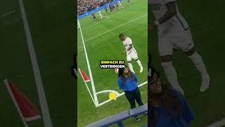 Warum HEBEN ALLE Fußballer ihre Hand bei einem Eckball 😳🤯 fußball neymar dimaria kimmich [upl. by Enilav]