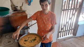 ARROZ PILADO E A CANJA DE GALINHA DA REGINA  DIMON Chico Abelha [upl. by Nahtanaoj]