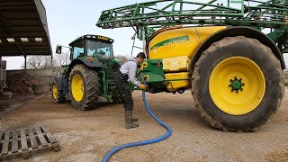 HOW TO USE A JOHN DEERE TRAILED SPRAYER 732i [upl. by Aratehs]