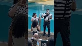 Roar 🦁😂 Tom the Mime antics seaworldmime funny prank seaworld [upl. by Felicidad]