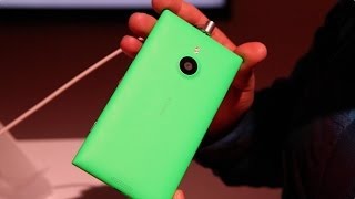 Nokia Lumia 1520 in bright green color [upl. by Eelinnej]