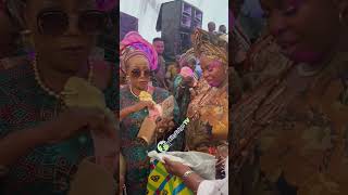 TENI MAKANAKI’S MOM VIBES TO TOLU OBEY SONGS AT MRS DUPE OLATUNJI PARENTS BURIAL [upl. by Aidnac475]