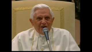 Benedetto XVI risponde quota braccioquot ai bambini dellOpera per lInfanzia Missionaria [upl. by Anitsirhc]