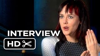 The Hunger Games Catching Fire Interview  Jena Malone 2013 HD [upl. by Nugent]