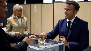 Erste Runde bei Parlamentswahl in Frankreich angelaufen [upl. by Cerelly]