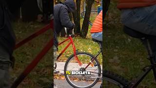 Truco para cuando rompas la rueda de tu bicicleta [upl. by Eckardt302]