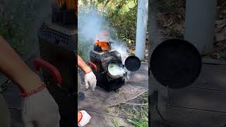 هل سبق لك أن رأيت موقدًا يحرق إبر الصنوبر دون أن ينتج دخانًا؟ woodstove اكسبلور outdoorstove [upl. by Eusadnilem]