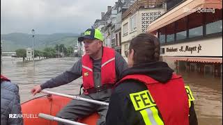 Mit dem Boot durch die Stadt Die Feuerwehr Zell unterwegs im Hochwasser [upl. by Aitak215]