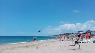 Вертолеты в Крыму на пляже Helicopters in the Crimea on the beach [upl. by Dahc]