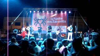 LU RUSCIU TE LU MARE Alla Bua  Notte della Taranta 2011 Concerto Live [upl. by Suiratnauq237]