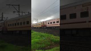 2x Wds 6 locomotive  panvel nanded express accelerating in full speed  120 kmph shorts [upl. by Balbur757]