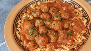 pâtes fusillis aux boulettes de viande et sauce tomate معكرونة بكويرات اللحم المفروم وصلصة الطماطم [upl. by Ahsonek134]