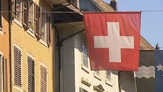 Suisse  les demandeurs dasile interdits de plusieurs lieux publics [upl. by Dimitri889]