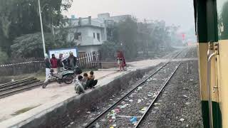 42DN Karakoram Express Passing Badami Bagh River Ravi and Shahdara Junction in one flow [upl. by Idram306]