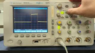 ECED Lab  Agilent MSO6014A Cursor amp Auto Measurement Setup [upl. by Eitsim]