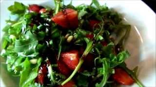 Leckerster Aromaflash Salat mit Erdbeeren amp Rucola [upl. by Alidus]