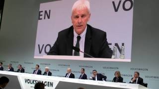 VWPressekonferenz Volkswagen verdient wieder Milliarden [upl. by Conway749]