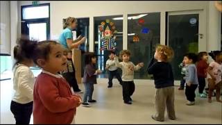 people and baby  Atelier de danse en crèche [upl. by Haberman]