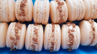 MACARONS AU CARAMEL AU BEURRE SALÉ [upl. by Aimahc]