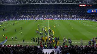 ¡ULTRAS DEL ESPANYOL SALTAN AL CAMPO Y PERSIGUEN A LOS JUGADORES DEL BARÇA [upl. by Sherburne615]