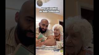 Oma Lotti probiert zum ersten Mal die Dubai Schokolade patient oma schokolade food [upl. by Naillig377]