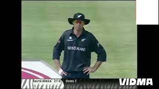 GREAME SMITH amp HERSCHELLE GIBBS 60 RUNS PARTNERSHIP VS NEW ZEALAND  JOHANNESBURG IN 2003 [upl. by Socram]