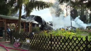 Großfeuer HolzhausSiedlung in Potsdamer Ortsteil Glienicke brennt [upl. by Zarger912]